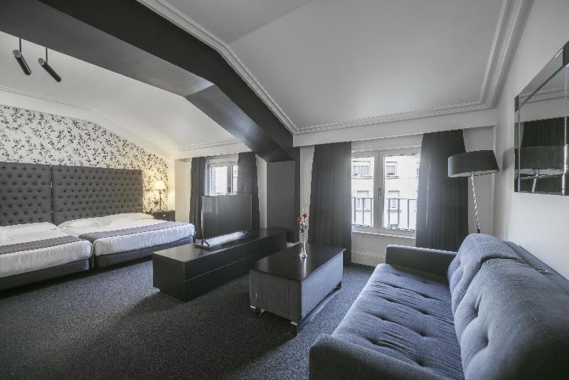 Hotel Lopez De Haro Билбао Стая снимка Suite