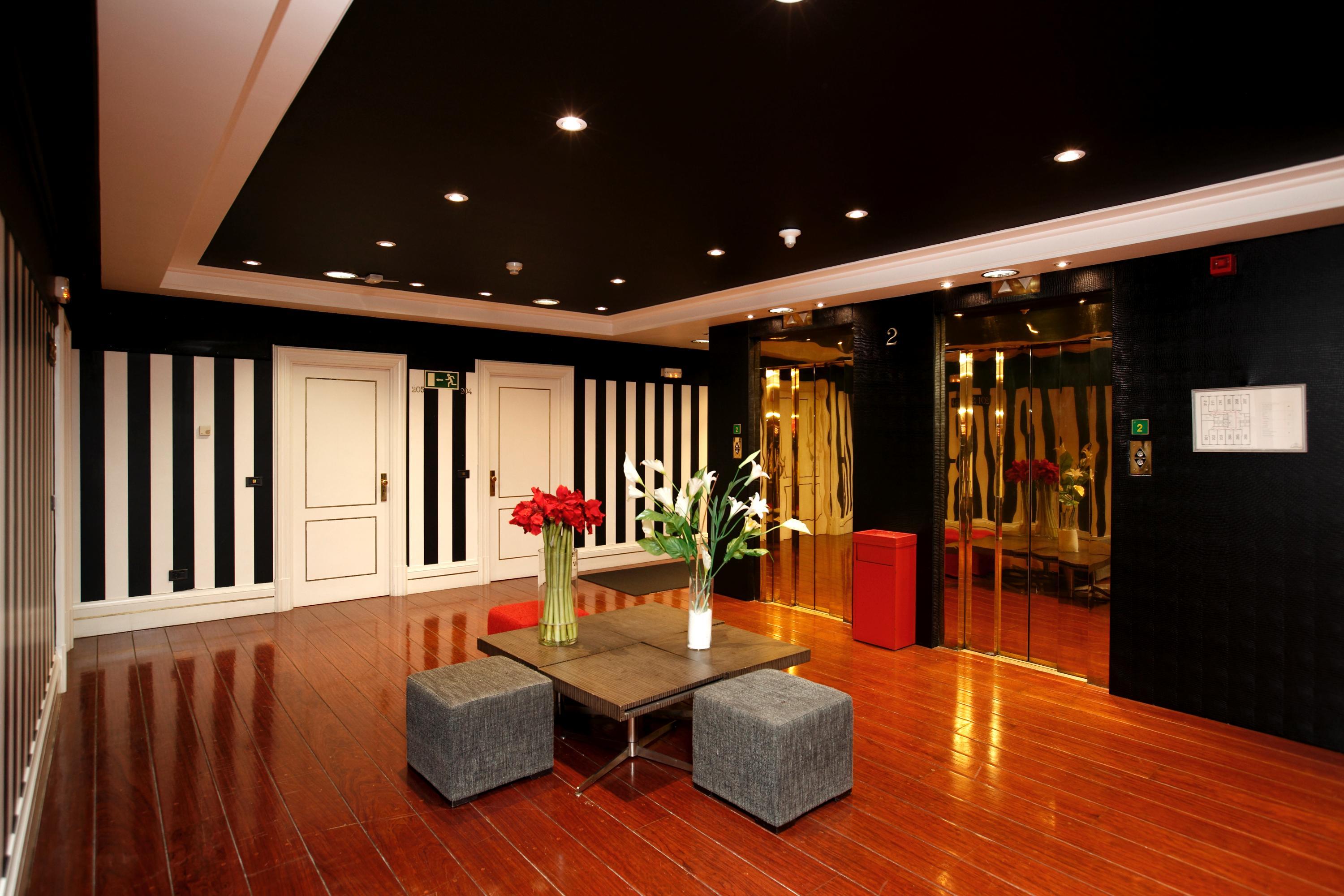 Hotel Lopez De Haro Билбао Екстериор снимка Lobby