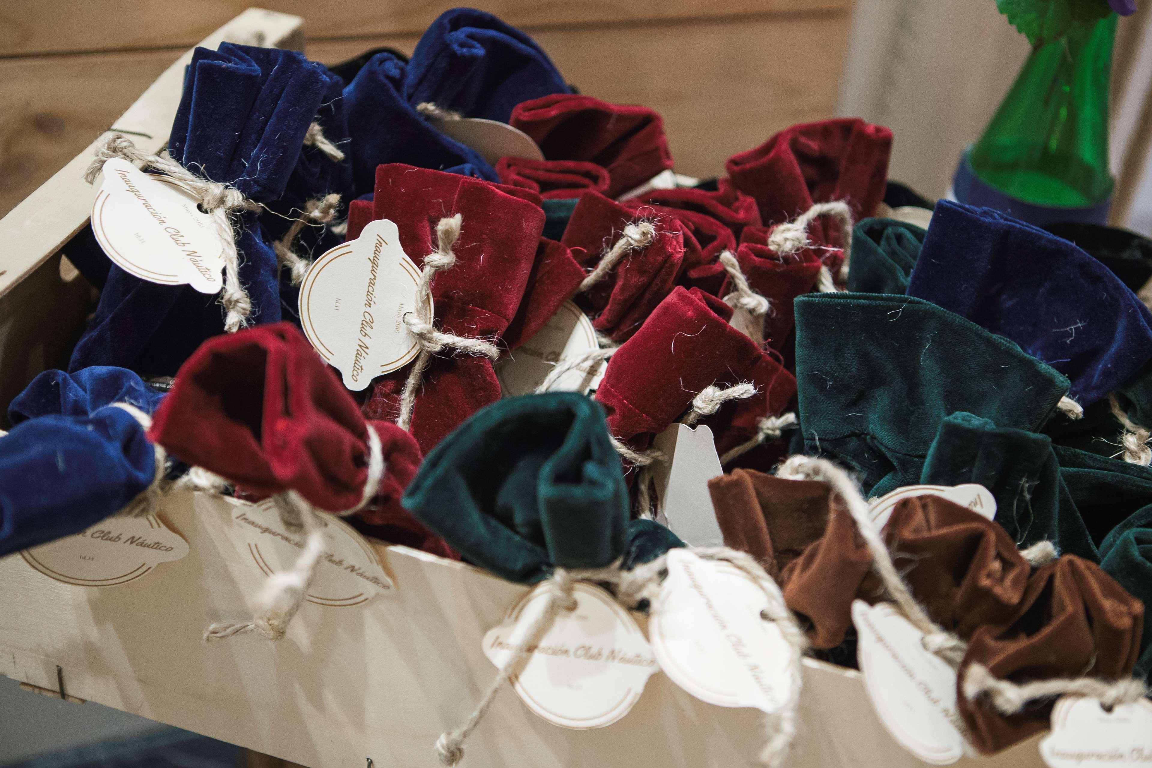 Hotel Lopez De Haro Билбао Екстериор снимка A selection of velvet pouches