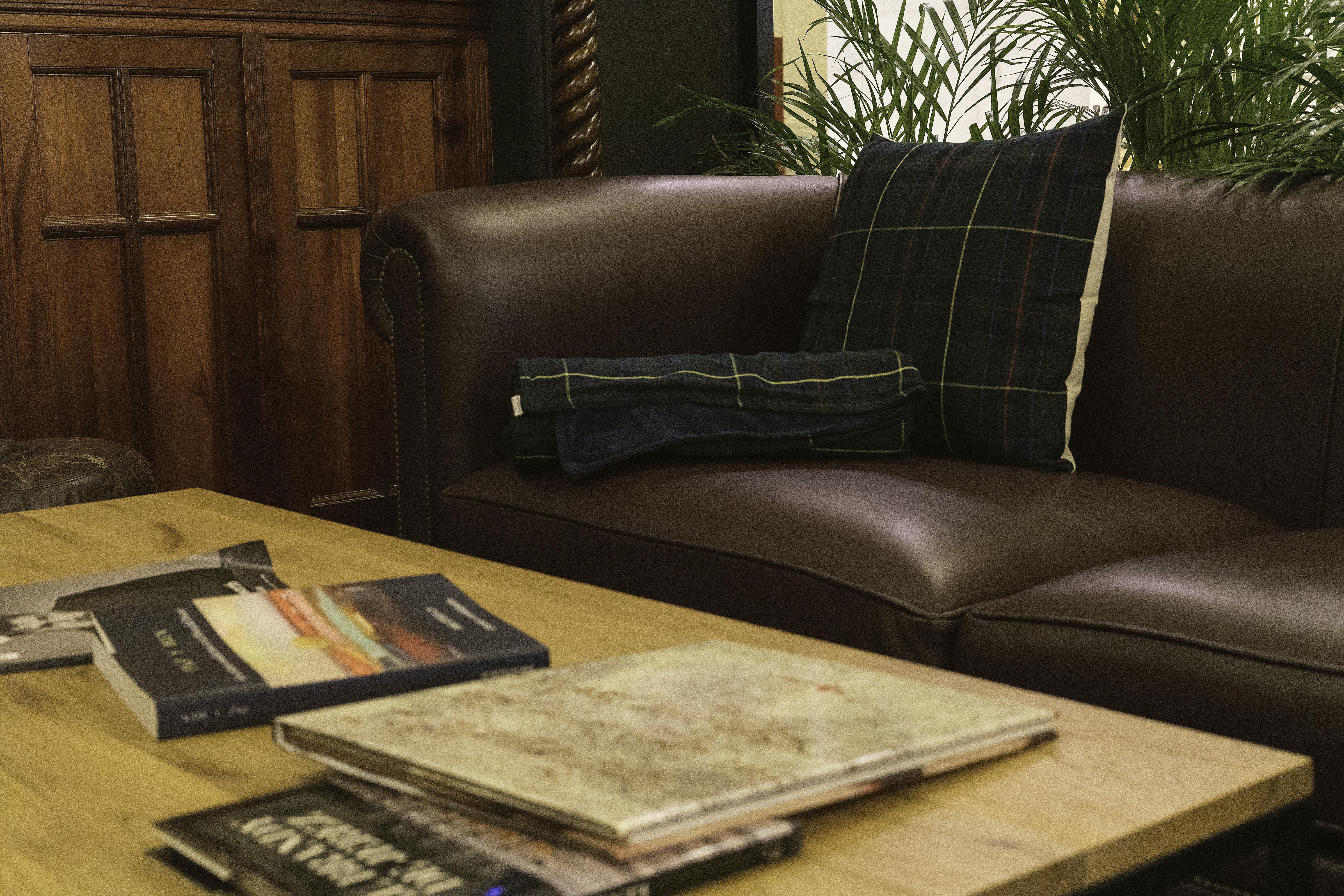 Hotel Lopez De Haro Билбао Екстериор снимка A tartan cushion