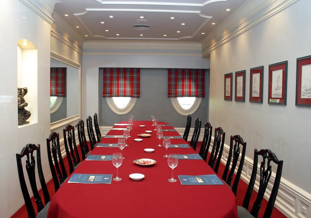 Hotel Lopez De Haro Билбао Екстериор снимка The boardroom at the Royal Society